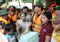 Thủ tướng Nguyễn Tấn Dũng : “Dứt khoát không để đồng bào bị đói”