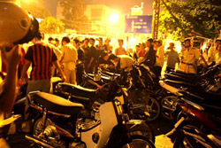 Gần 600 xe máy 'đi bão' bị bắt giữ trong đêm