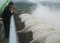 'Hồ thủy điện Sông Ba Hạ xả lũ sai quy trình'