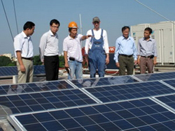 Hệ thống pin mặt trời nối lưới đầu tiên tại Việt Nam