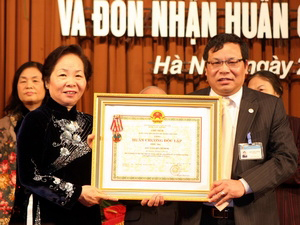 Bảo tàng Hồ Chí Minh nhận huân chương độc lập