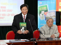 Ra mắt hai cuốn sách chào mừng Đại hội Đảng XI