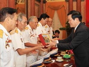 Chủ tịch nước gặp mặt cựu chiến binh Đoàn tàu Không số