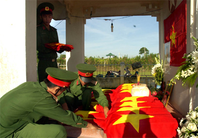 Bình Thuận: Tìm thấy và cất bốc ngôi mộ tập thể gồm 27 liệt sĩ